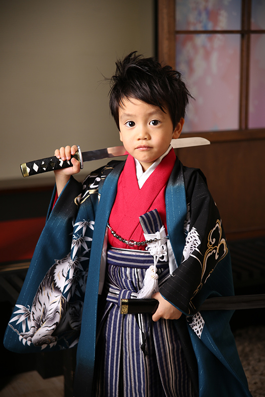 七五三 男の子 フォトギャラリー 写真専門スタジオアミ 七五三 入園 入学や家族写真など こどもの記念写真なら写真専門スタジオアミ