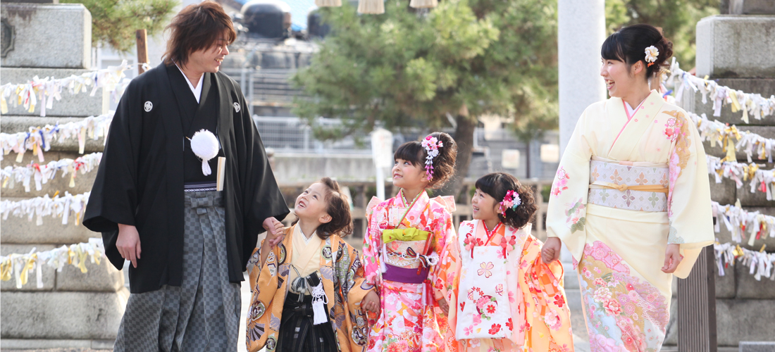 家族写真 撮影メニュー 写真専門スタジオアミ 七五三 入園 入学や家族写真など こどもの記念写真なら写真専門スタジオアミ